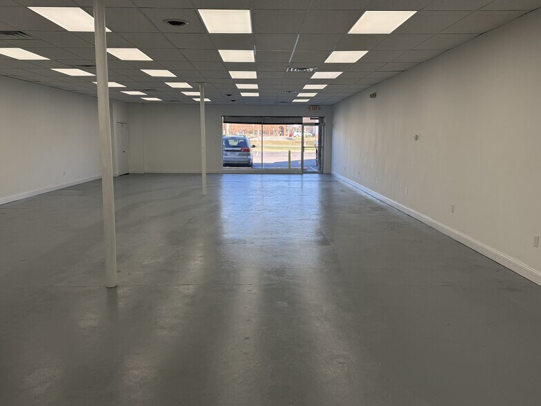 11001 Midlothian Tpke, Richmond, VA à louer - Photo du bâtiment - Image 3 de 4