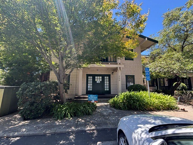 1303 Jefferson St, Napa, CA à louer - Photo du bâtiment - Image 2 de 8