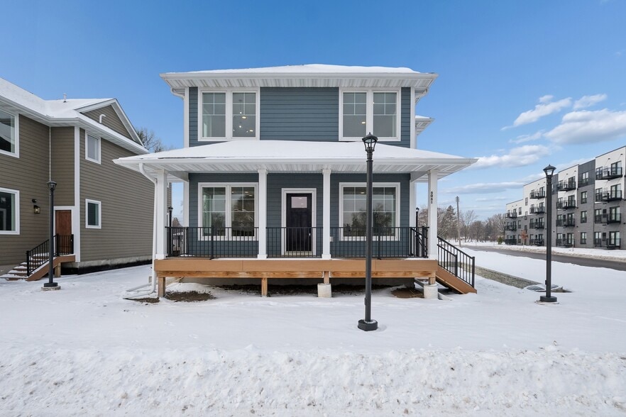 Residential Development Opportunity portefeuille de 2 propriétés à vendre sur LoopNet.ca - Photo du bâtiment - Image 2 de 7