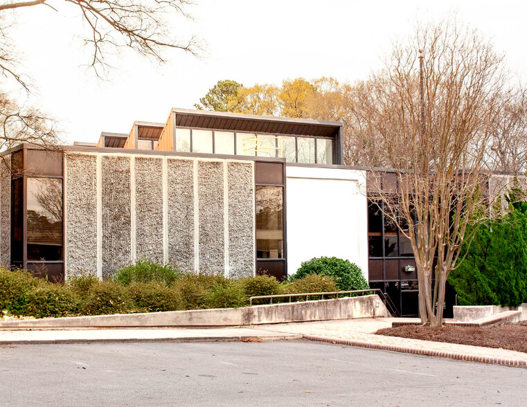 1312 Annapolis Dr, Raleigh, NC à louer - Photo du bâtiment - Image 1 de 9