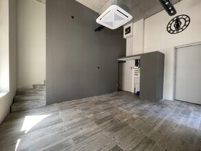 62 Rue Smith, Lyon for lease Interior Photo- Image 2 of 12