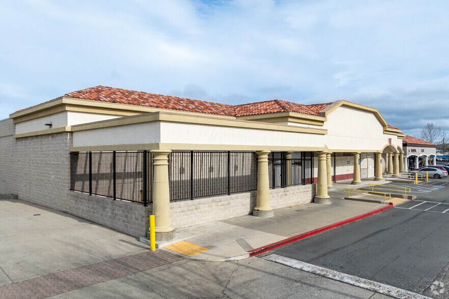 1701-1991 Monument Blvd, Concord, CA for lease - Building Photo - Image 2 of 6