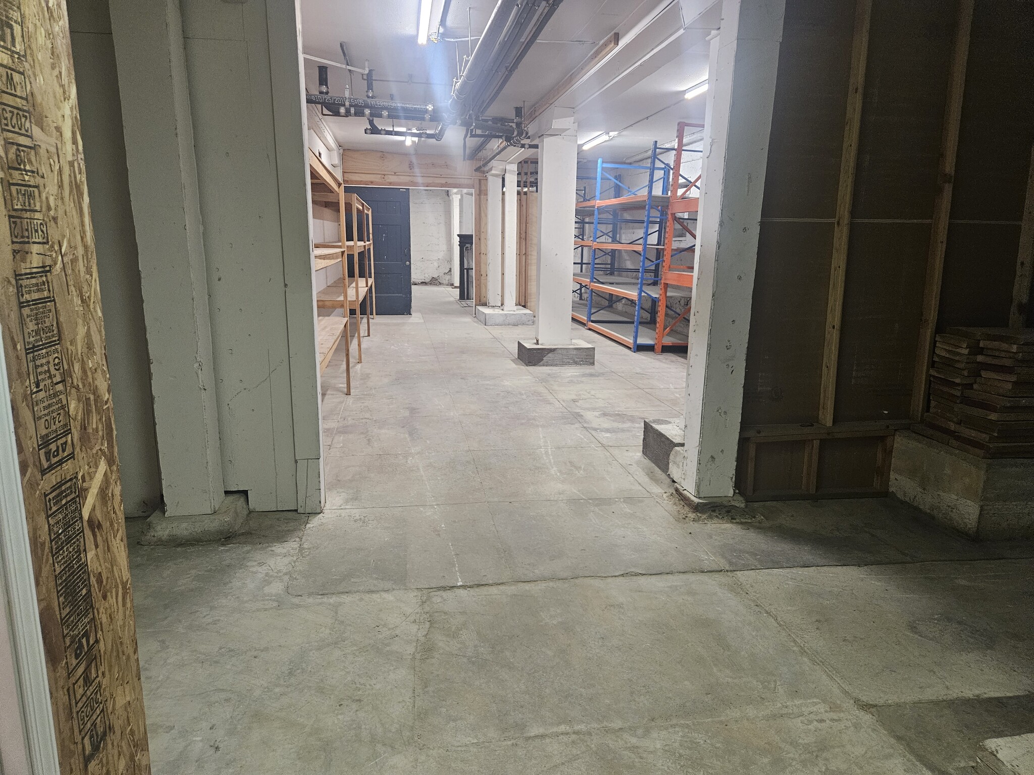 260 N Petaluma Blvd, Petaluma, CA for lease Interior Photo- Image 1 of 4