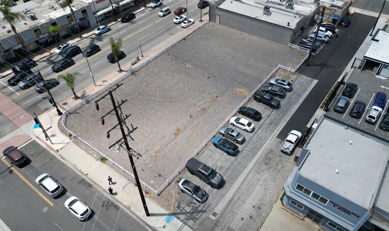 17046 Bellflower Blvd, Bellflower, CA for sale - Building Photo - Image 3 of 9