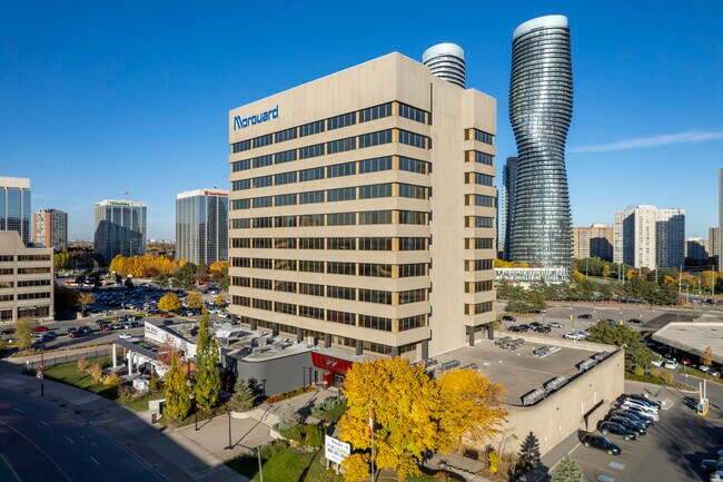 Plus de détails pour 55 City Centre Dr, Mississauga, ON - Bureau à louer