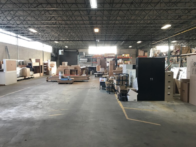 70 Mall Dr, Commack, NY à louer - Photo intérieure - Image 3 de 5