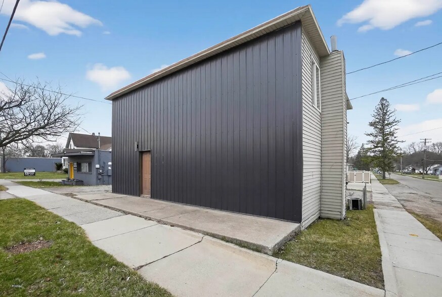 4400 S Martin Luther King Jr Blvd, Lansing, MI à vendre - Photo du bâtiment - Image 2 de 29