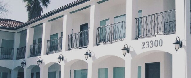 Plus de détails pour 23300 Ventura Blvd, Woodland Hills, CA - Bureau à louer