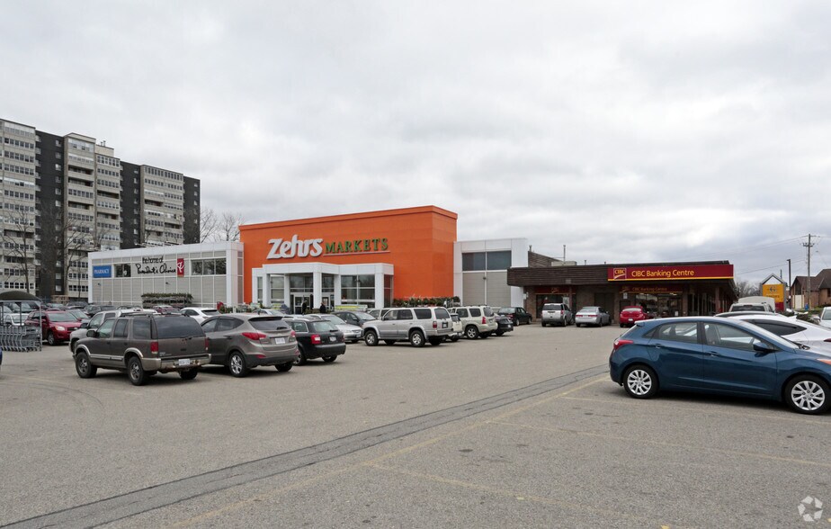 315 Lincoln Rd, Waterloo, ON à vendre - Photo principale - Image 1 de 1