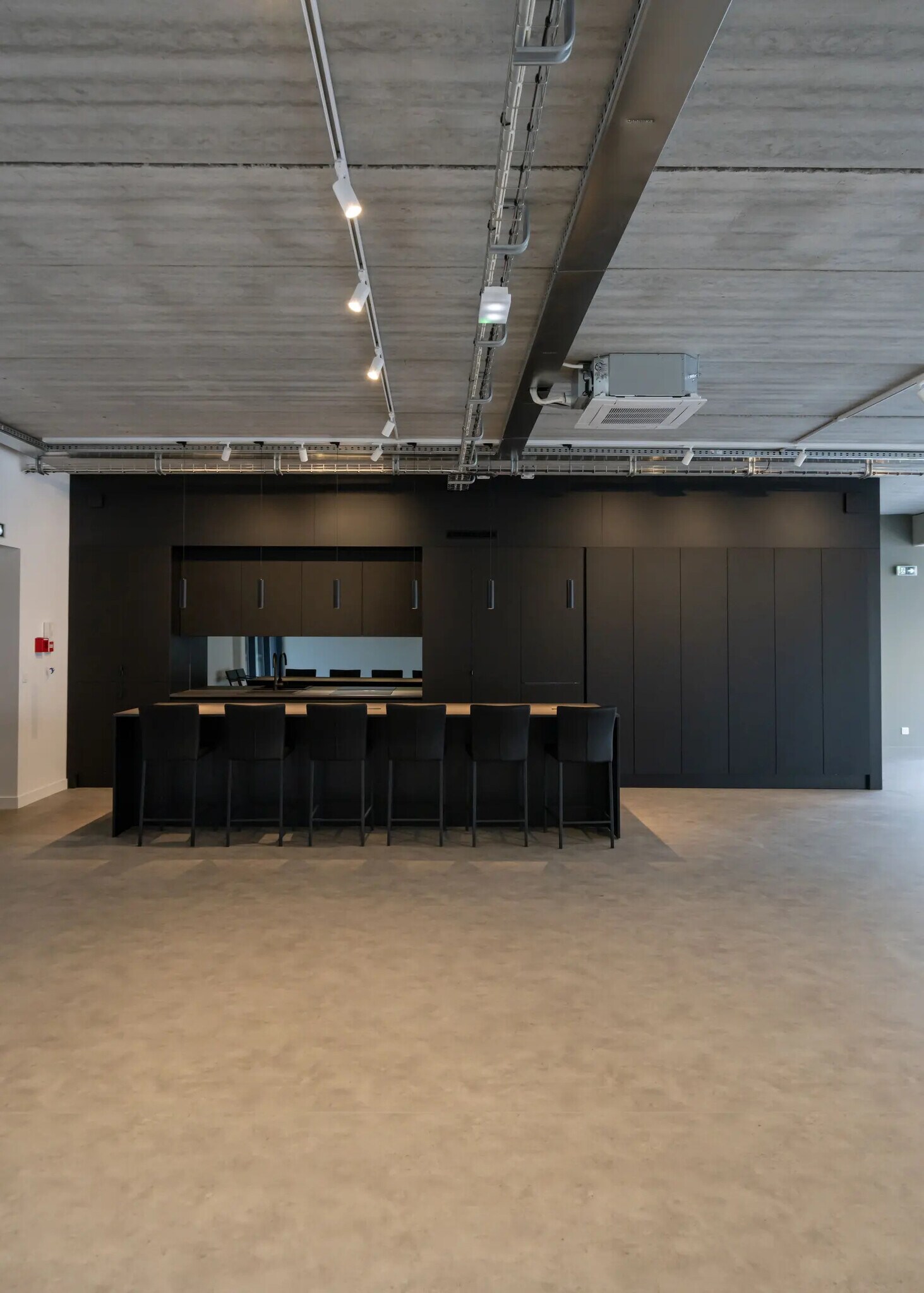 Bureau dans Reims à louer Photo intérieure- Image 1 de 8
