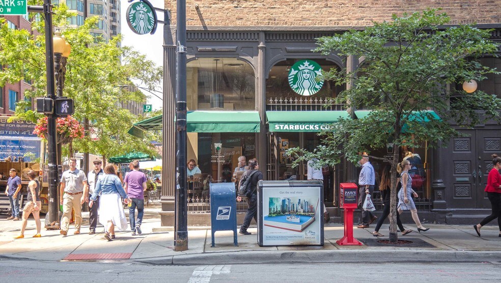 432 N Clark St, Chicago, IL à louer - Photo du bâtiment - Image 3 de 3