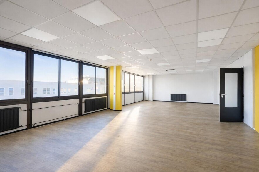 Office in Nancy for lease - Interior Photo - Image 2 of 8