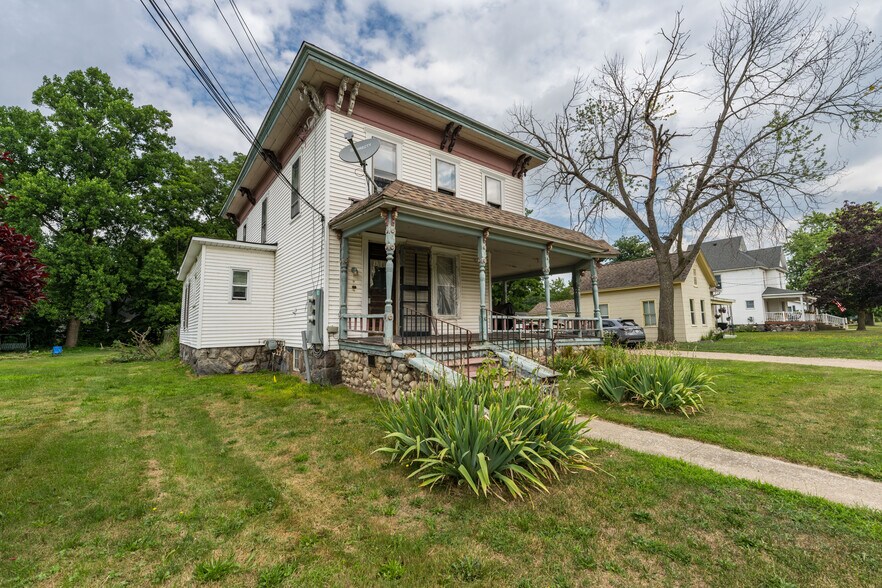 206 W Delaware St, Decatur, MI à vendre - Photo du bâtiment - Image 2 de 6