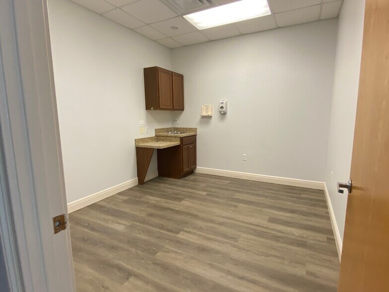 781 County Road 466, Lady Lake, FL à vendre - Photo intérieure - Image 3 de 15