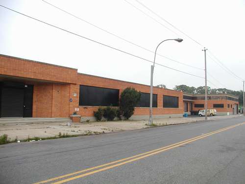 5700 Avenue D, Brooklyn, NY à louer - Photo du bâtiment - Image 3 de 6