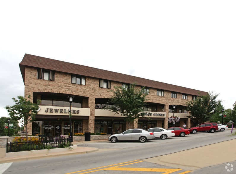 4745-4755 Main St, Lisle, IL à louer - Photo du bâtiment - Image 3 de 13