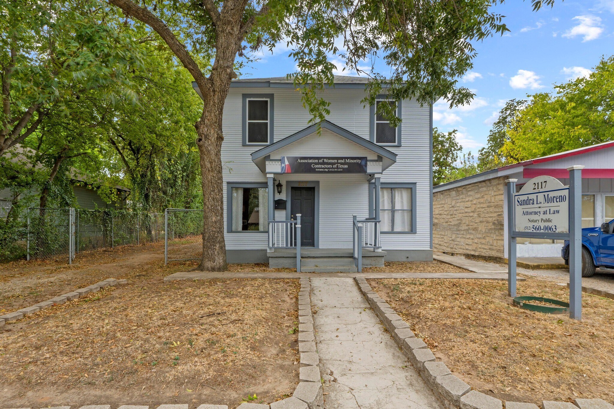 2117 E Cesar Chavez St, Austin, TX à vendre Photo du bâtiment- Image 1 de 24