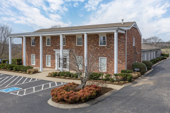 More details for 700 E Main St, Hendersonville, TN - Office for Lease