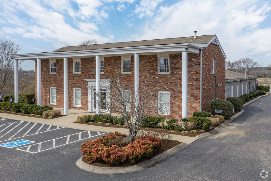 700 E Main St, Hendersonville, TN à vendre - Photo principale - Image 1 de 1