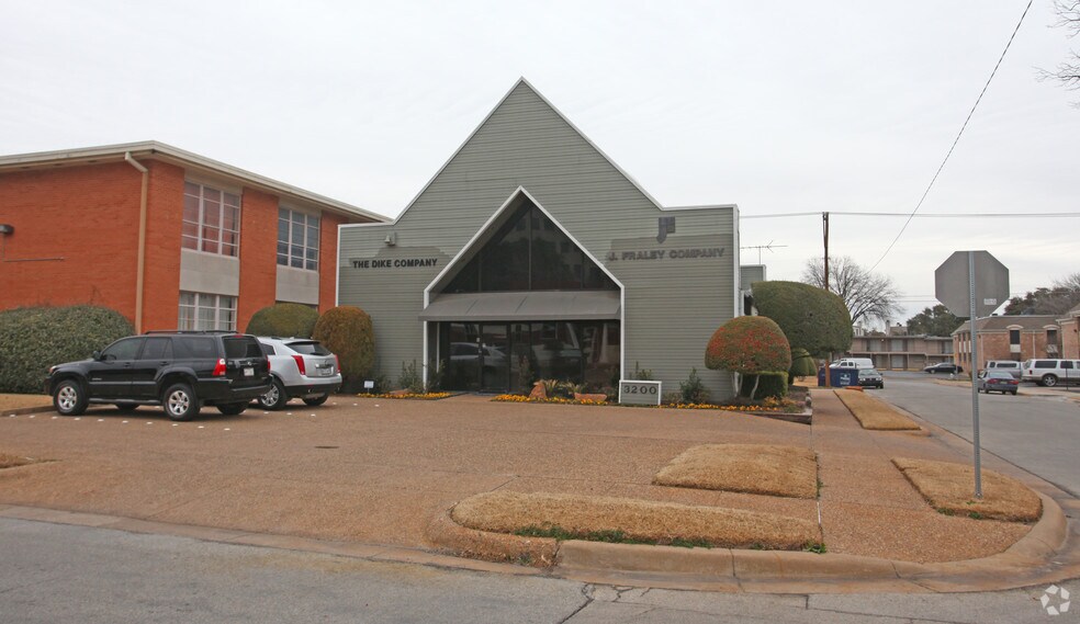 3200 W 4th St, Fort Worth, TX à vendre - Photo du bâtiment - Image 2 de 28