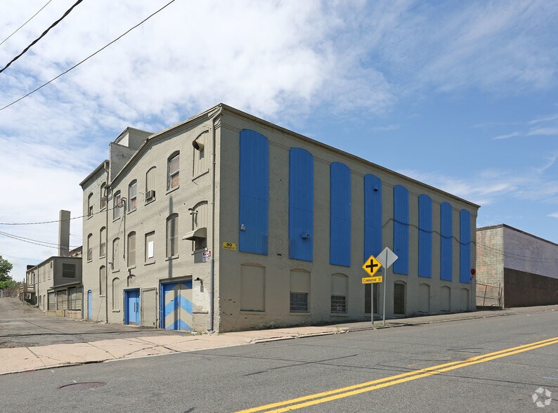 90 Sargeant St, Holyoke, MA à vendre - Photo principale - Image 1 de 9