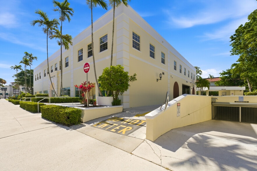 220 Sunrise Ave, Palm Beach, FL for lease - Building Photo - Image 2 of 15
