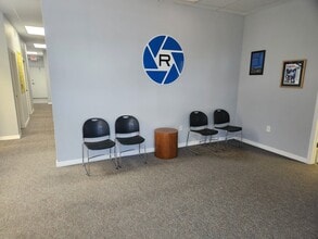 1038-1040 E Brandon Blvd, Brandon, FL for lease Interior Photo- Image 2 of 29