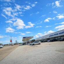 12228 Antoine Dr, Houston, TX à louer Photo du bâtiment- Image 2 de 6