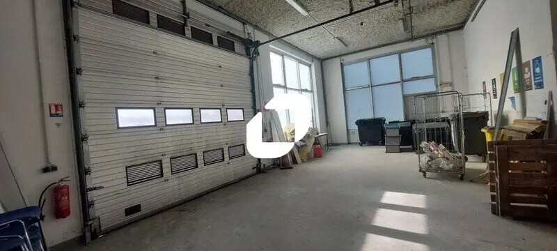 Office in Saint-Denis for lease - Interior Photo - Image 2 of 11