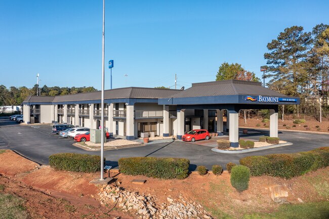 Plus de détails pour 855 Industrial Blvd, McDonough, GA - Services hôteliers à vendre