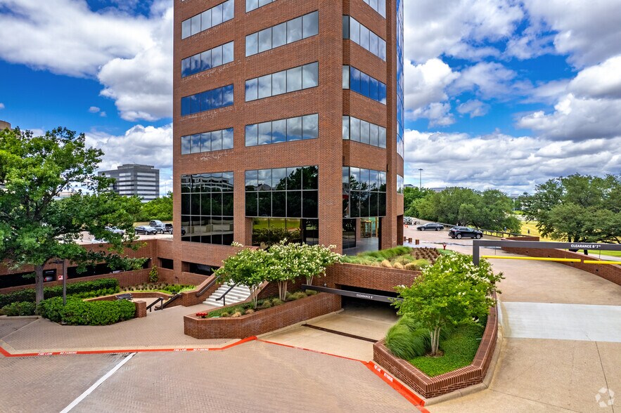 5605 N MacArthur Blvd, Irving, TX à louer - Photo du bâtiment - Image 2 de 15