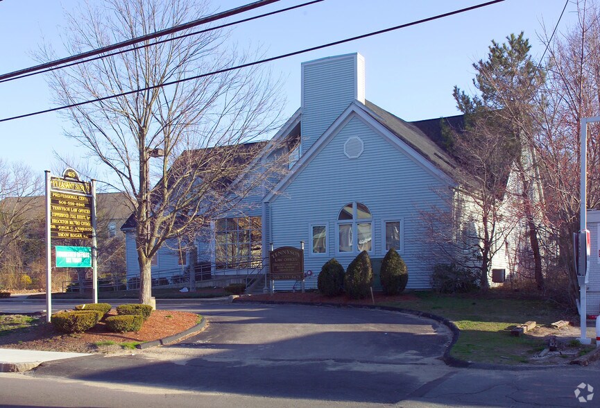 425 Pleasant St, Brockton, MA à louer - Photo du bâtiment - Image 3 de 16