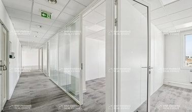 Office in Boulogne-Billancourt for lease Interior Photo- Image 1 of 8