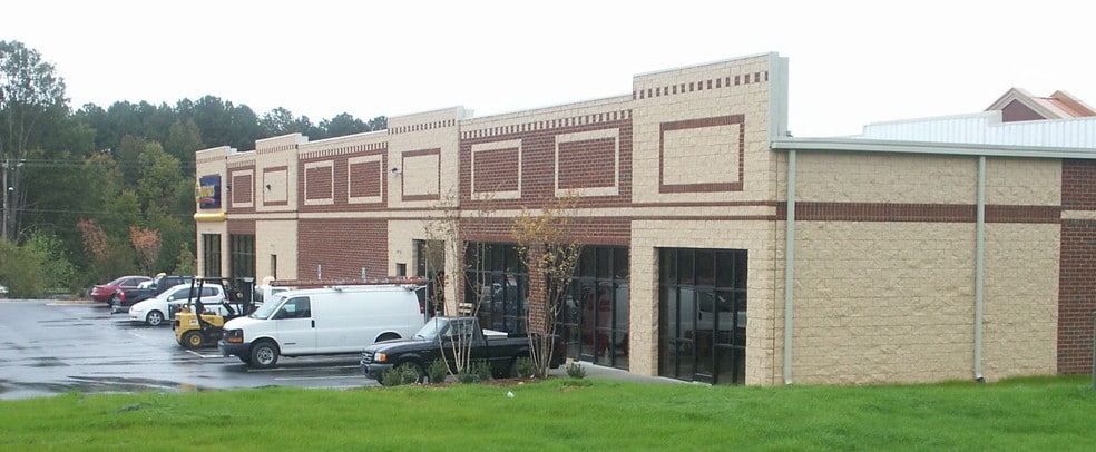 386 E Roosevelt Blvd, Monroe, NC à louer - Photo du bâtiment - Image 1 de 1