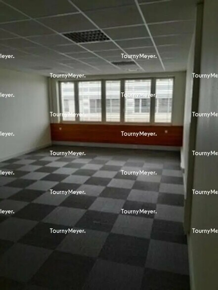Office in Toulouse for lease - Building Photo - Image 2 of 4