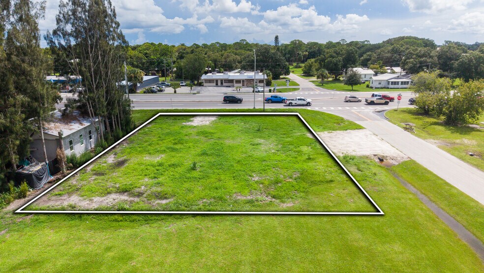 100 NW 10th Street, Okeechobee, FL à vendre - Photo du bâtiment - Image 3 de 6