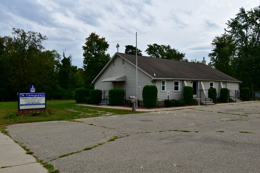 730 E Auburn Rd, Rochester Hills, MI à vendre - Photo du bâtiment - Image 1 de 10