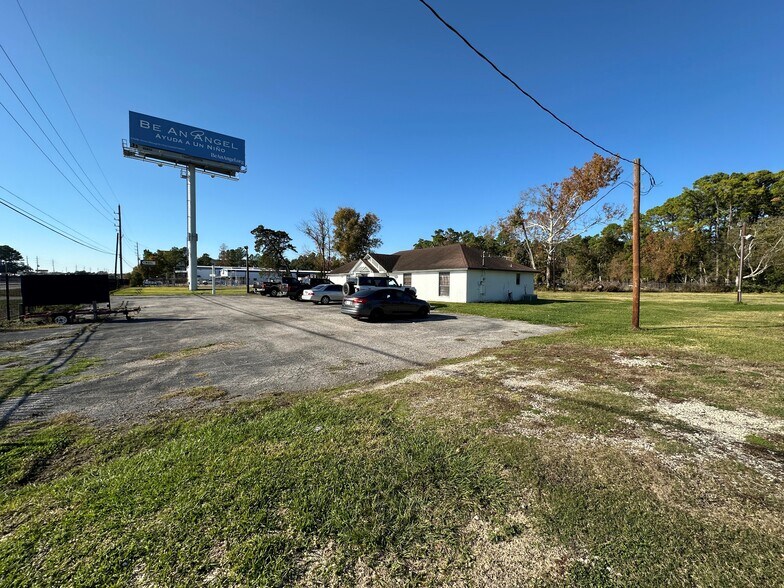 3607 FM 1960 Rd W, Humble, TX à vendre - Photo du bâtiment - Image 3 de 6