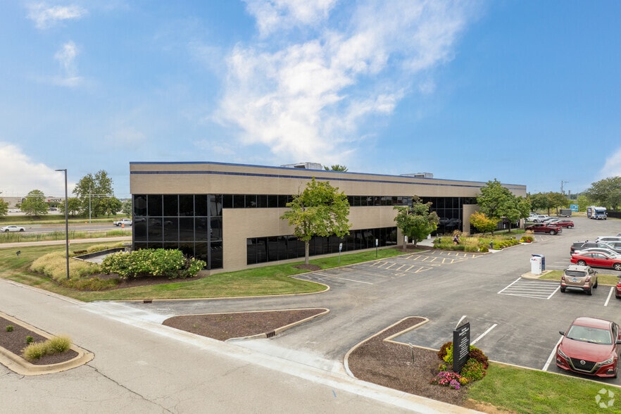 331 Salem Pl, Fairview Heights, IL for sale - Building Photo - Image 2 of 9