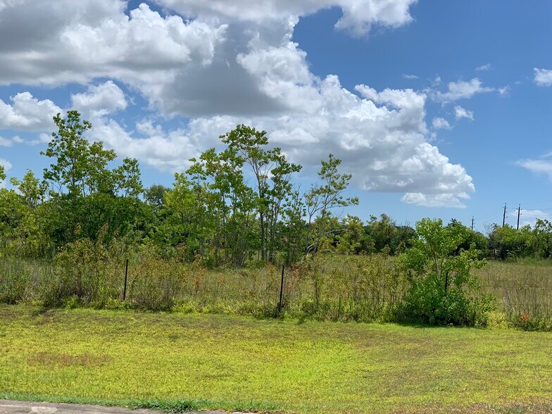 11550 FM 1764, Santa Fe, TX for sale - Building Photo - Image 3 of 7