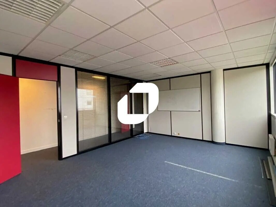 2 Rue Hélène Boucher, Guyancourt, YVE 78280 -  -  - Interior Photo - Image 1 of 5