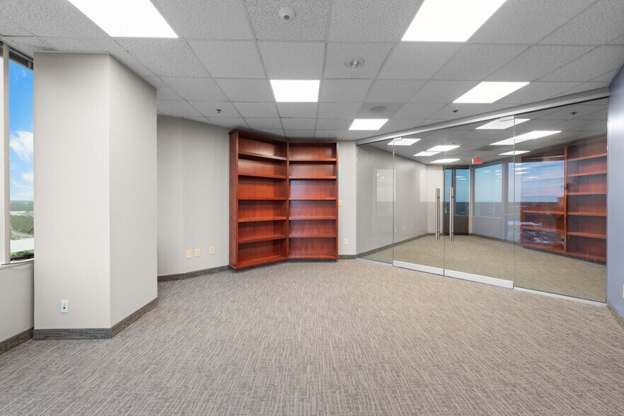 3100 Tower Blvd, Durham, NC à louer - Photo du bâtiment - Image 3 de 29