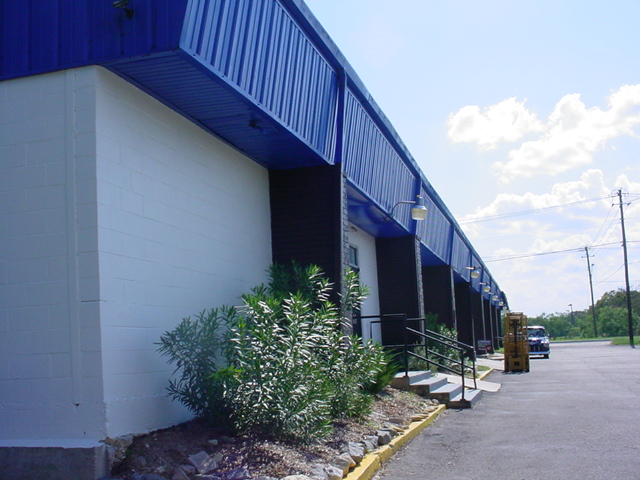 1606 W Stassney Ln, Austin, TX for lease - Building Photo - Image 1 of 7