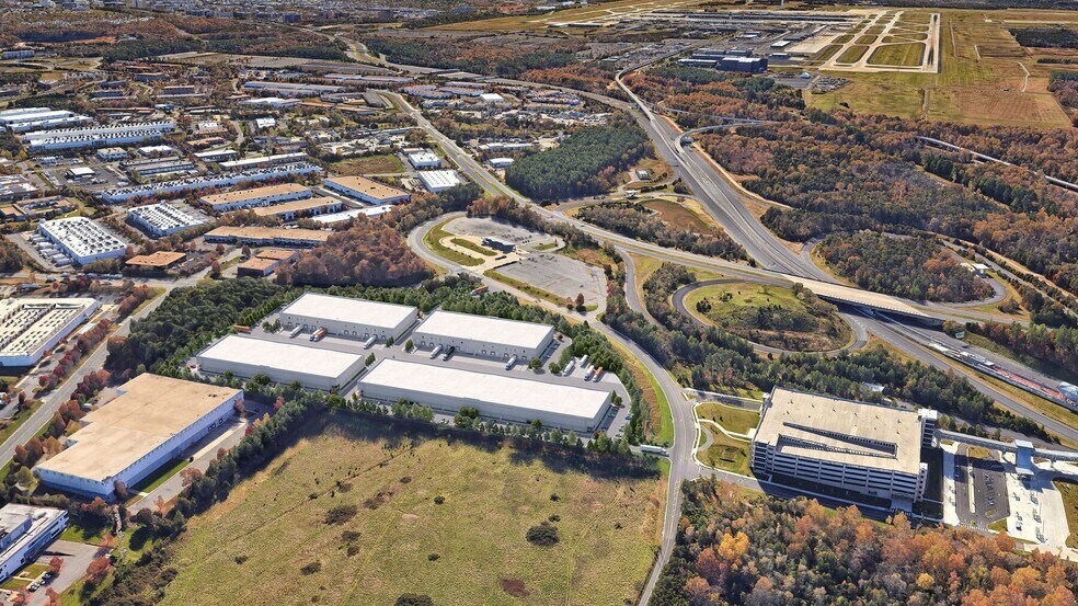 22494 Lockridge Road, Dulles Town Center, VA for lease - Building Photo - Image 1 of 1