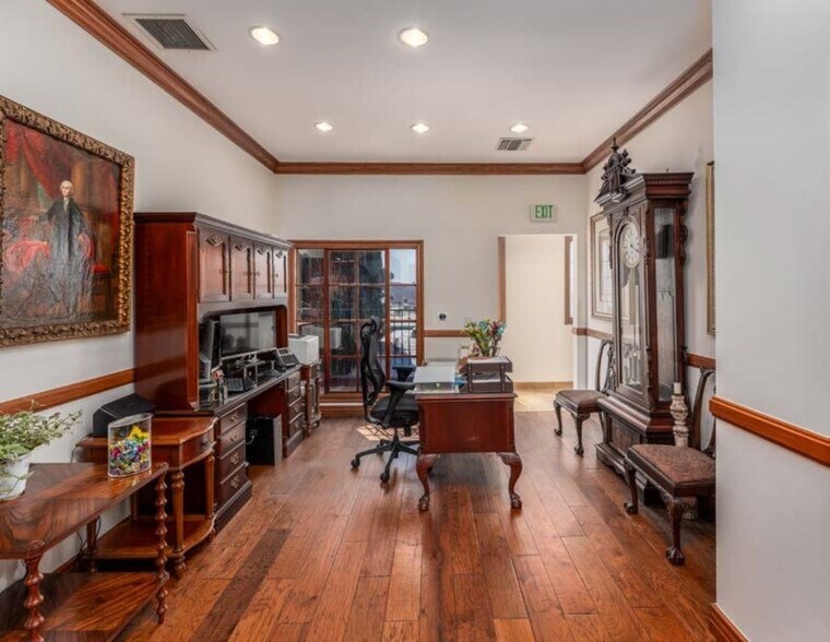 8752 Holloway Dr, West Hollywood, CA à louer - Photo intérieure - Image 3 de 30