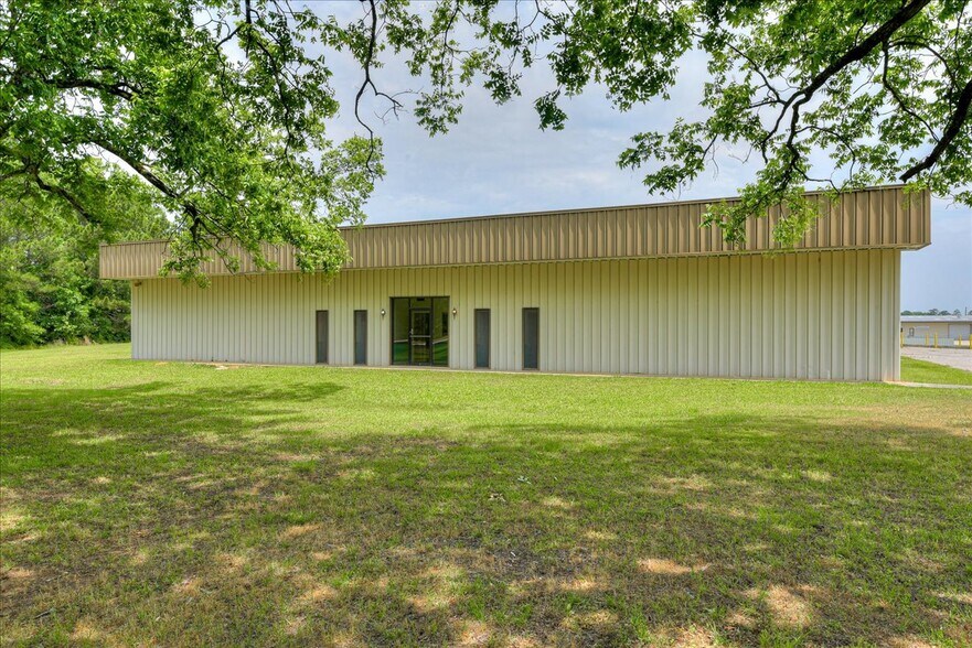 1002 Commerce, Lincolnton, GA for sale - Building Photo - Image 2 of 35