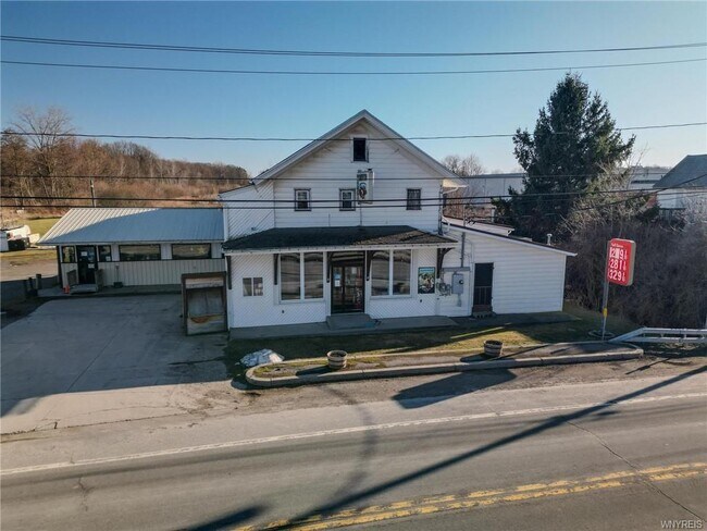 Plus de détails pour 10204 Roosevelt Hwy, Lyndonville, NY - Commerce de détail à vendre