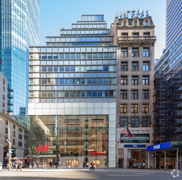 589 Fifth Ave, New York, NY à louer - Photo du bâtiment - Image 2 de 8