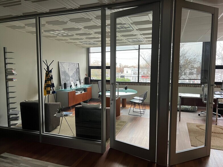 10 Maple St, Port Washington, NY à vendre - Photo intérieure - Image 2 de 12