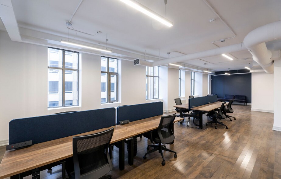 372 Bay St, Toronto, ON à louer - Photo du bâtiment - Image 3 de 6